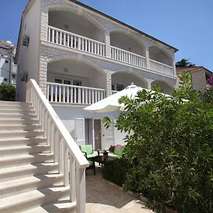 https://apartments-mjm.hotels-in-trogir.com